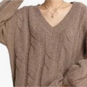 V neck neutral virgin wool heavy sweater medium